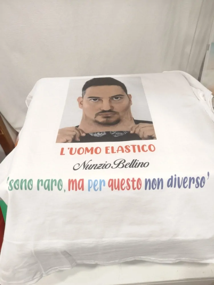 T-shirt “Un Mondo per Tutti”: NUNZIO Bellino  Celebra Chi Lotta per l’Accettazione