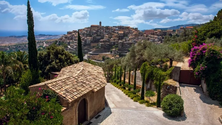 Badolato (CZ) tra i venti borghi da non perdere in Calabria