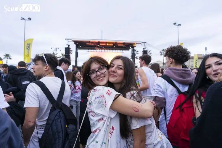 Viareggio, capitale dei maturandi: oltre 15.000 studenti all’evento record per i 100 giorni alla Maturità con ScuolaZoo