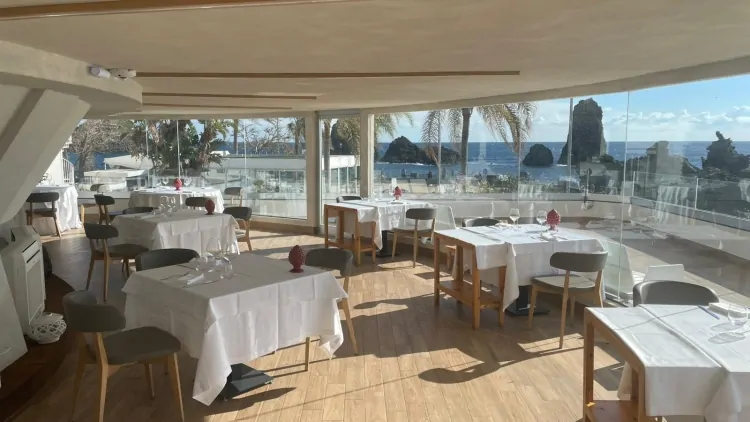 "Due chef in terrazza" al Grand Hotel Faraglioni di Aci Trezza